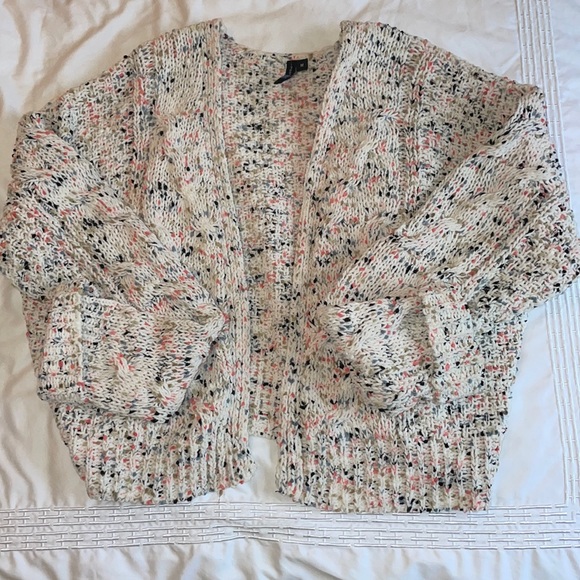 Spring knit cardigan sweater - Picture 1 of 3
